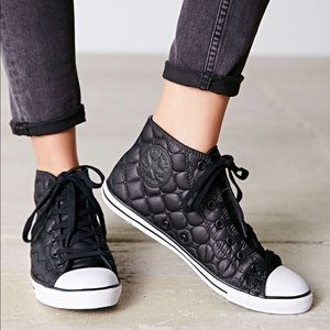 Preloved quilted converse, In great condition!